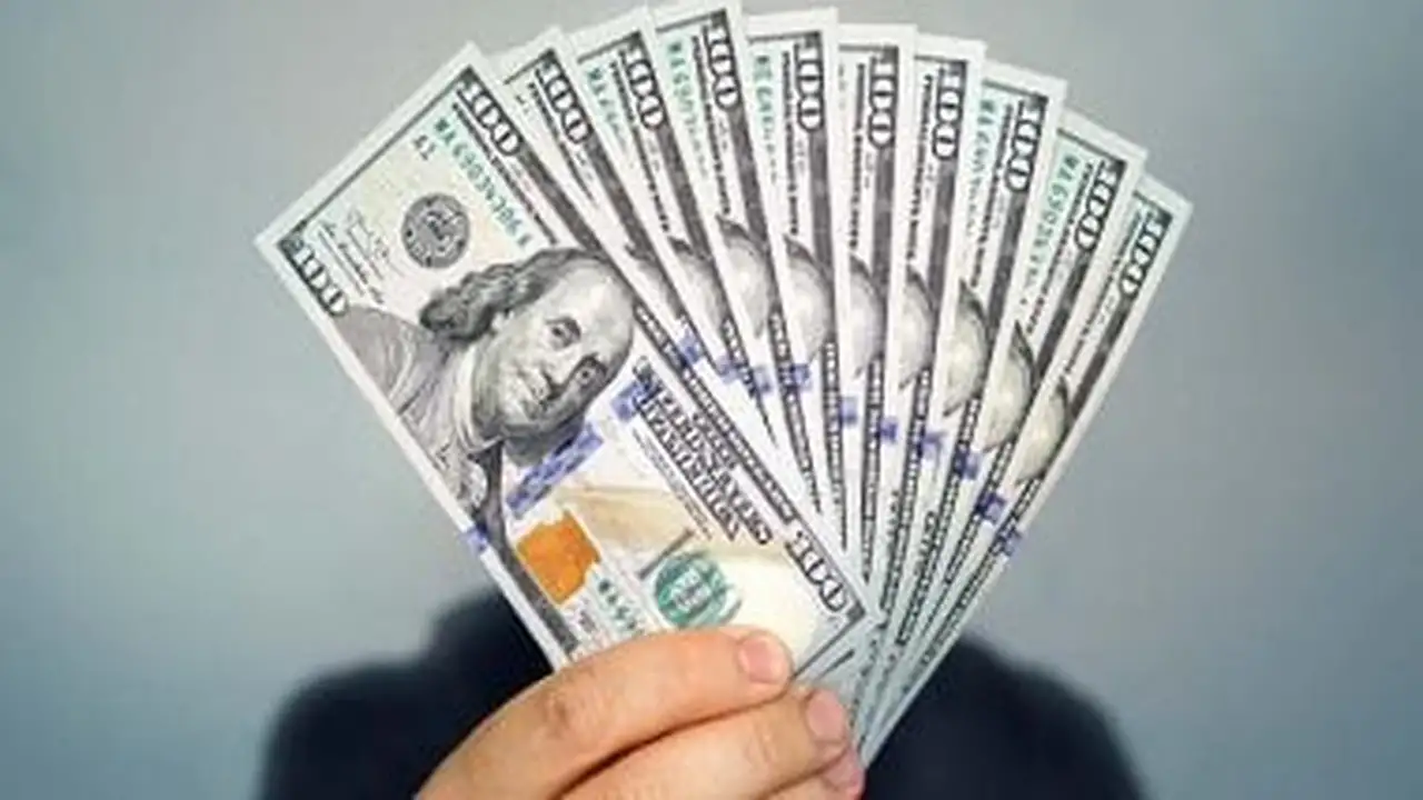سعر الدولار مقابل الجنيه يسجل 50.19 في تعاملات بنك مصر الأخيرة